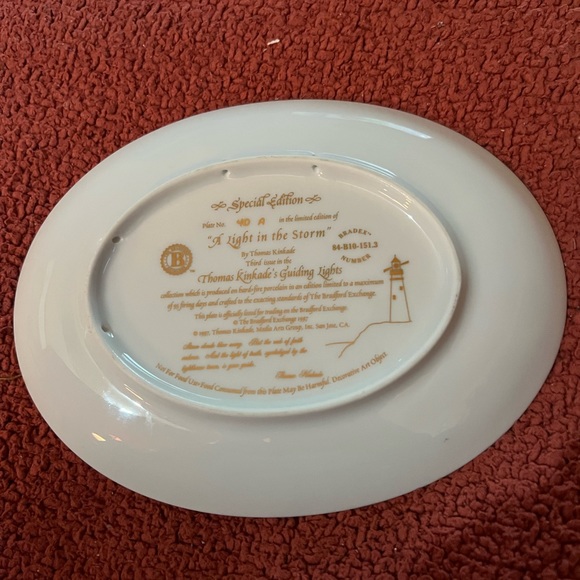Thomas Kinkade Lamplight Village collection of 4 plates - Picture 7 of 10